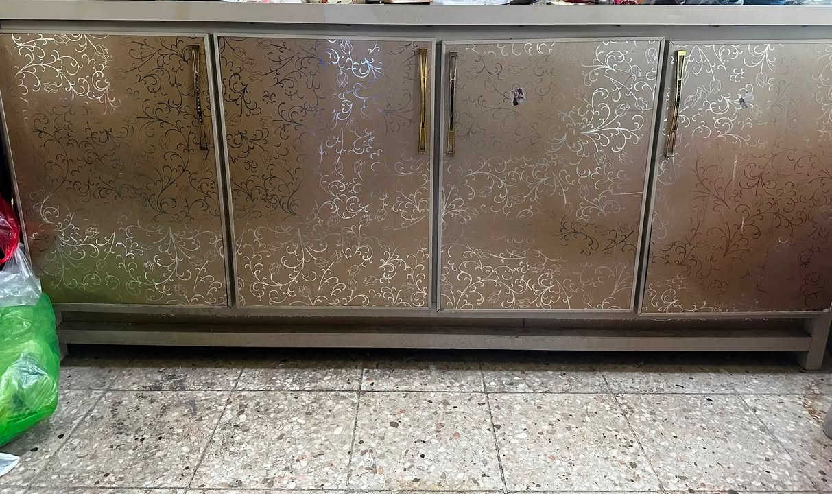 غراض للبيع المكان السيدية للاتصال على رقم ***********
