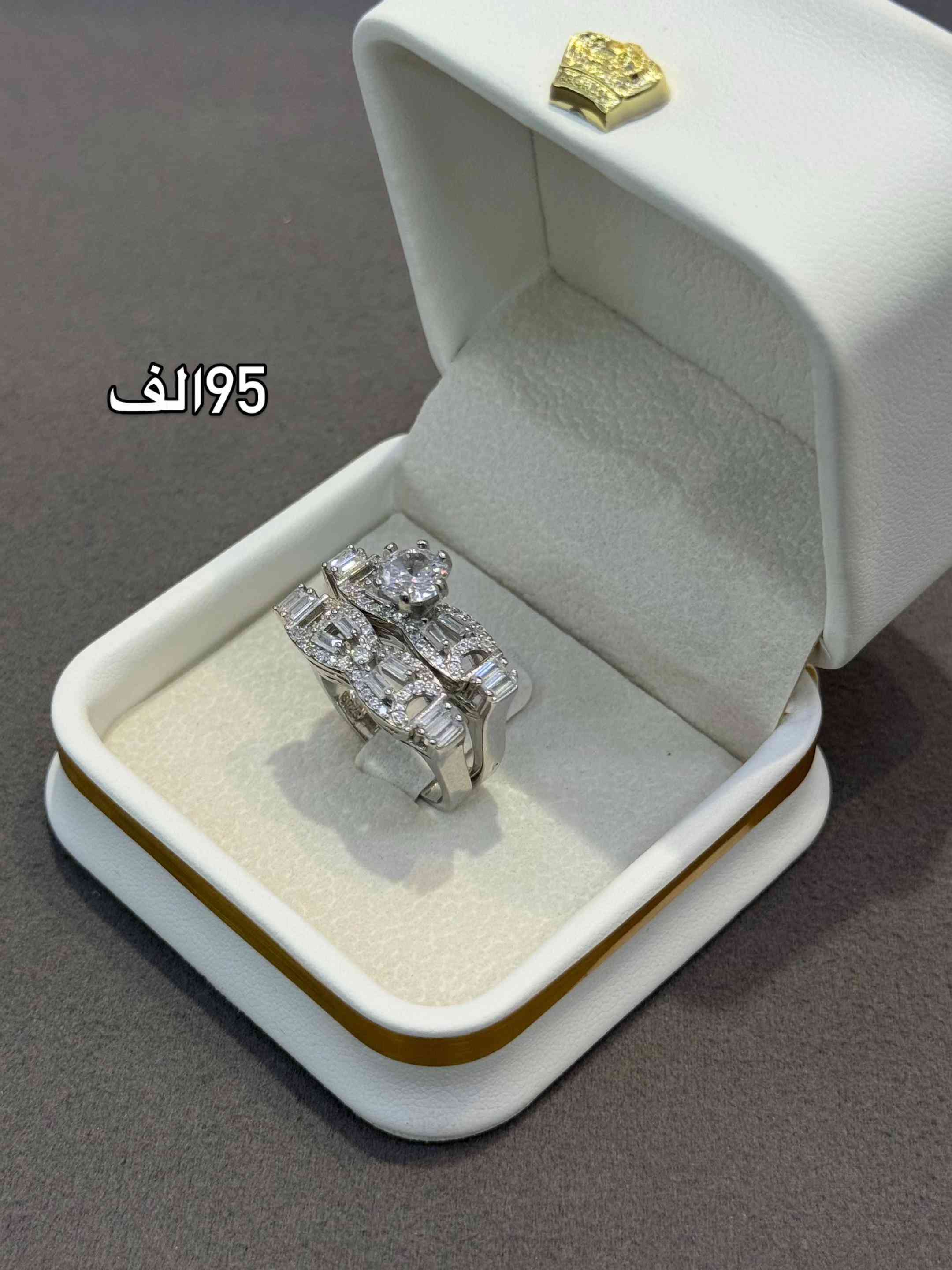 تميزي باطلالتك معنا ✨  الفخامه والجوده العاليه 👍✨ العنوان الديوانيه/سوق التجار/ شارع الصفافير  يوجد توصيل الى كافه محافضات العراق🛵🛵 ***********/*********** #ساعات #ساعات_نسائية #ساعات_رجاليه #reels #dimond 
