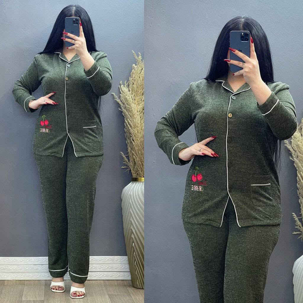 تراك نسائي دكم  جاكار عراييسي  💯
الخامه جاكار عرايسي مشييف   💯
القياسات  L _ XL _XXL  _ 3XL   قالب رهي جداً
سعر الدرزن 12 قطعه 105 الف 