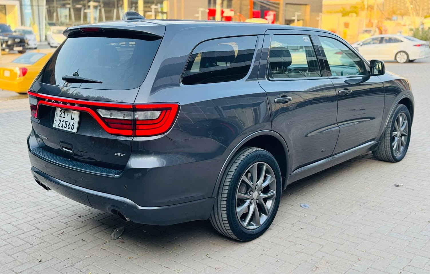 السلام عليكم دودج دورنكو 2018 GT السيارة فول مواصفات عدا الفتحة رقم شمالي تحويل او وكالة 
ماشية 70 الف السيارة جاهزة من كلشي بدون اي نقص 

السيارة وارد امريكي حادثها جاملغ وبنيد بدون دواخل بدون شاصي بدون لغود  صور الحادث بالمنشور 

محرك 6 سلندر 
شفتات ستيرن 
جنطة كهرباء 
خزن ميموري 
كشنات كنتارة 
حساسات 
كشنات خلفي VIP

مكان السيارة بغداد

للاتصال // ***********
للاتصال // *********** بغداد, العراق

