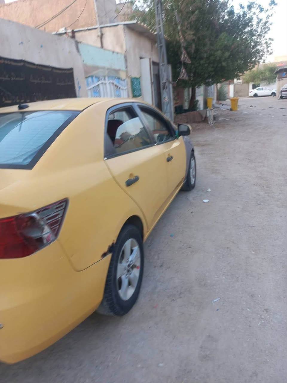 ألسلام عليكم سيراتو مديل ٢٠١٢ لبيع السعر ٧٠ وبيها مجال 
الاتصال على الرقم ***********
