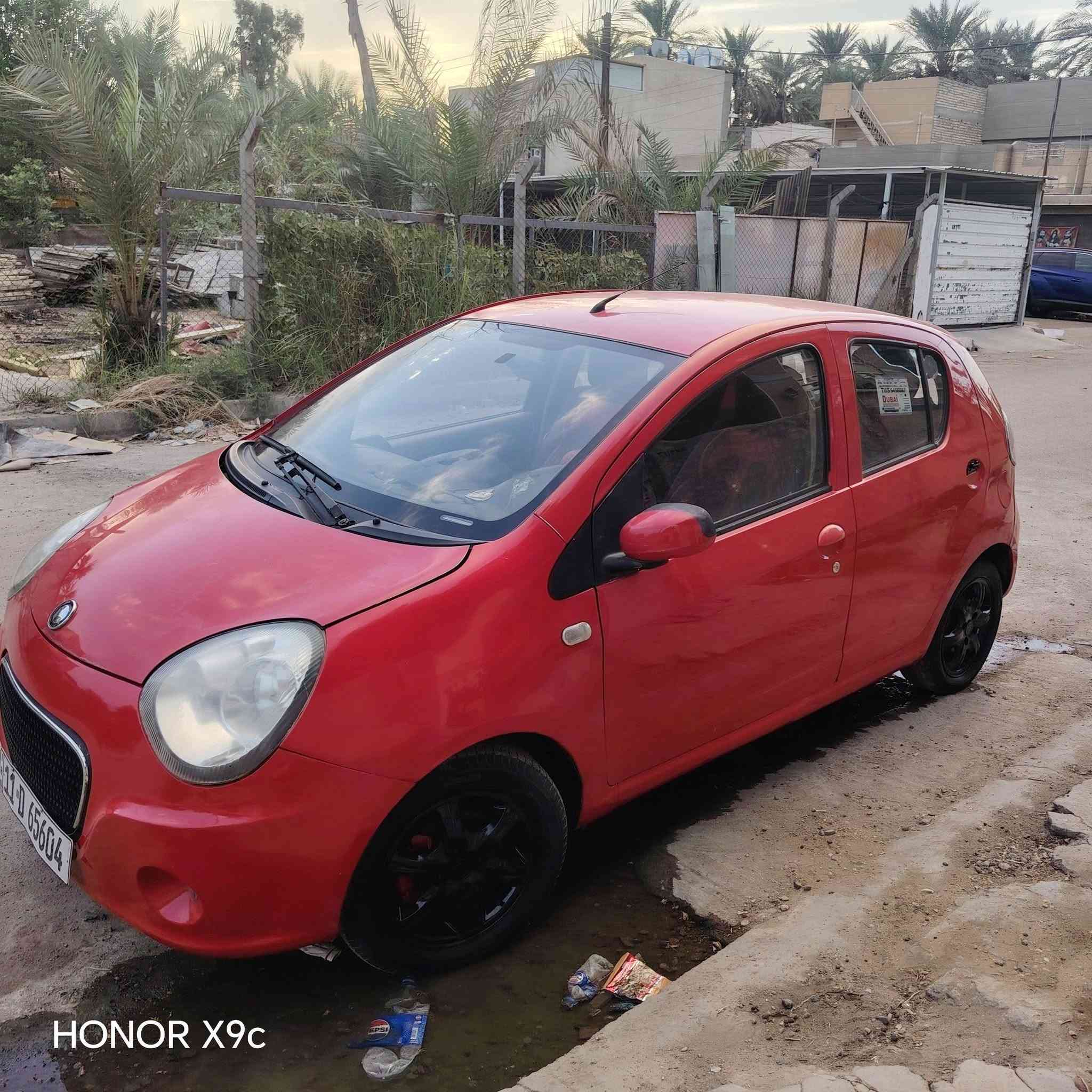 السلام عليكم ورحمة للبيع بانده ٢٠١٢ مكينه وكير حداديه تبريد خير من الله سعر ٣٨ بيهه مجال شهداء البياع ***********

نص مكتوب في الصور:
- HONOR X9c