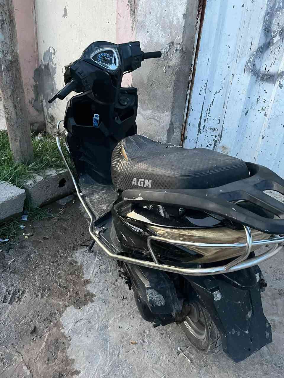 سكنس غير شغاله
الباقي كامل مكمل من كفرات وكلشي شغال 
ونضيف
المكان بعقوبه 
السعر 150الف وبيه مجال
***********
