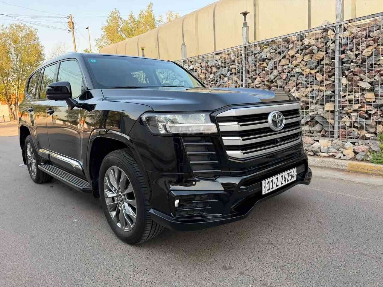 لاند كروز بريم اصل شرط لمتدد فول 
موديل 24 جديده جدآ و مغلفه ببي اف ب كامل درجه اولى ضمان عشر سنوات 
سياره ماشيه 9 الف كم 
موصفات فول 1/1 
مكاني بغداد حي لاعلام 
رقمي ***********
السعر 665 مجال بسيط
حجم محرك 4.000 تنفس طبيعي
