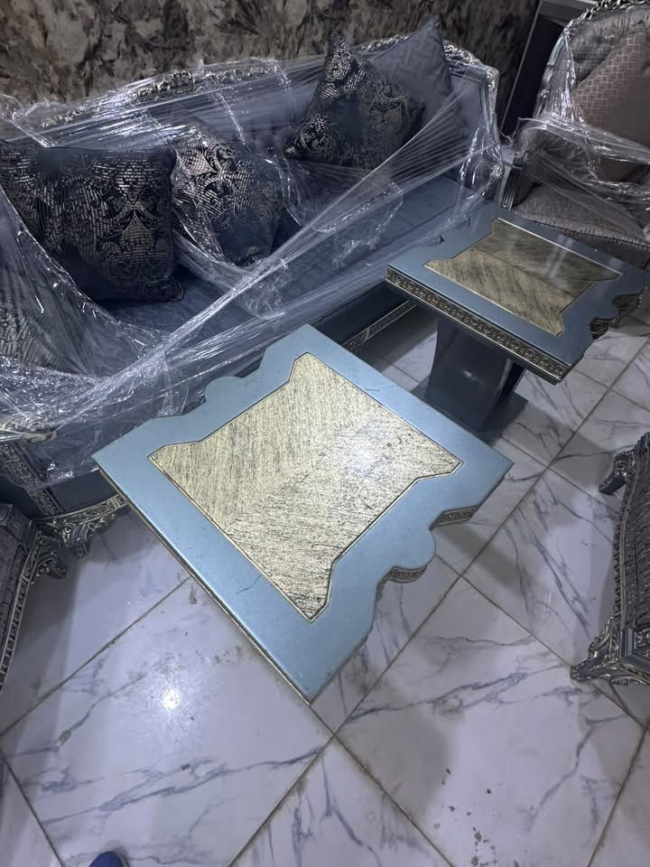 تخم ملكي • درجة أولى • كنب