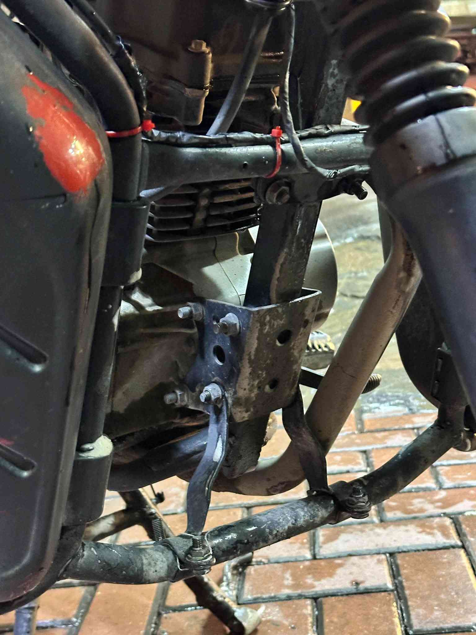 السلام عليكم شباب 🌹
دراجة بوكسر جبلي للبيع 🏍️
موديل 2022
الدراجة باسمي ورقمها باسمي، تحويل ثاني يوم 

✨ بيها إضافات حلوة ومميزة
✨ نظيفة ومعتنى بيها
✨ جاهزة للفحص والتجربة

💰 السعر: 2,450,000 دينار
والدراجة موجودة عندي.
مكاني بغداد الشعب 
رقمي ‪***********‬ رصيد واتساب فقط 

، والله يوفق الجميع 🌹
