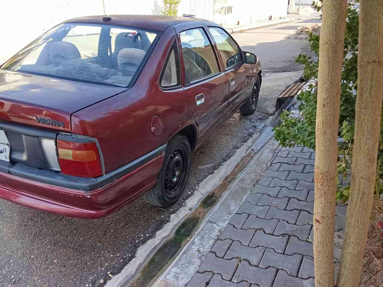 سلام عليكم اوبل فيكترا للبيع موديل 1990محرك حجم 20   بيه كرير عام رقم سليماني سعر 32مكان طوز ***********بس خابر على الاتصال
