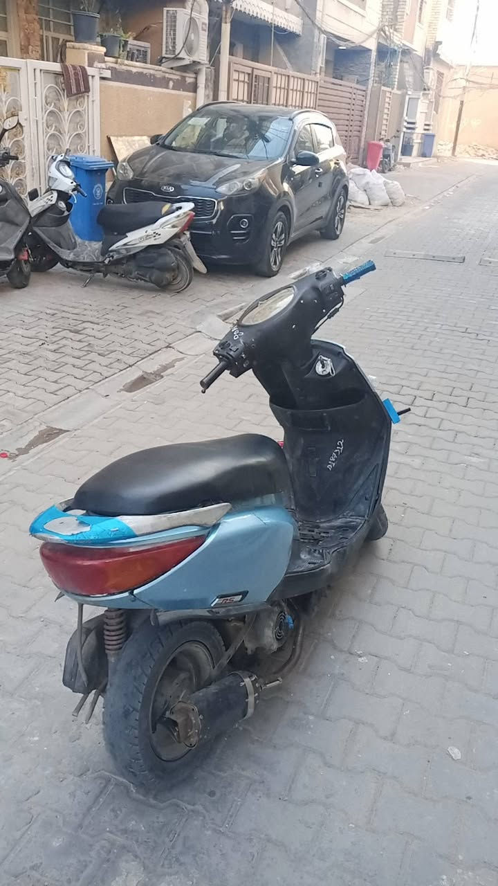 سلام عليكم دراجه اكزز تخبلي نضافه كامله مكينه نضيفه مجفته مره وحده لا تبخير لا نضوح الدراجه كامله حلوه معدلها هاون كفخه مال رون قويه صلنصه رياضي 
كفراتها كلها كامله 
شغاله هندر وسلف 
التواصل فيس و واتساب ***********

