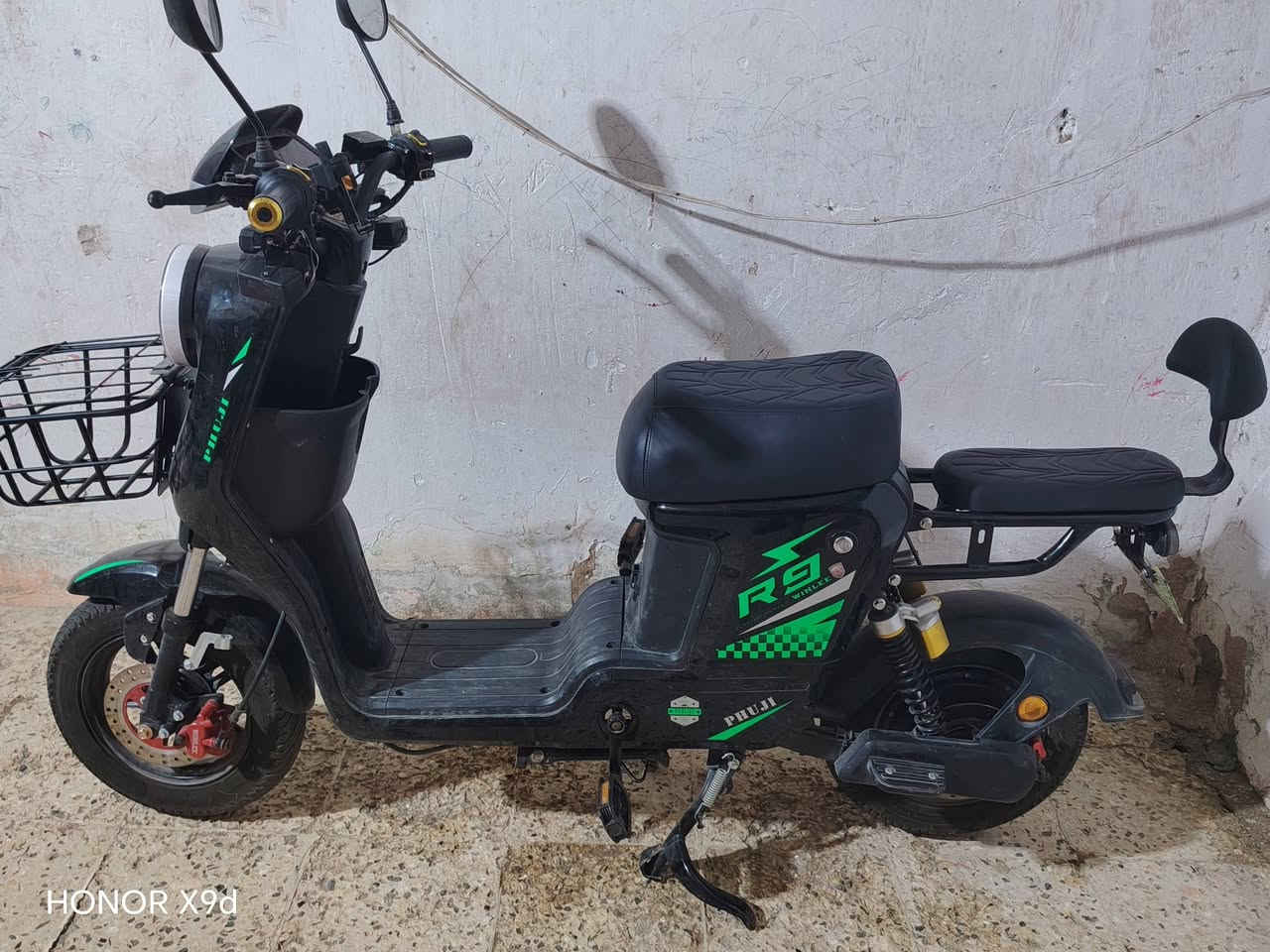 شباب دراجه شحن جديده مابيه اي شي R9 سعر خاص رقم ***********
