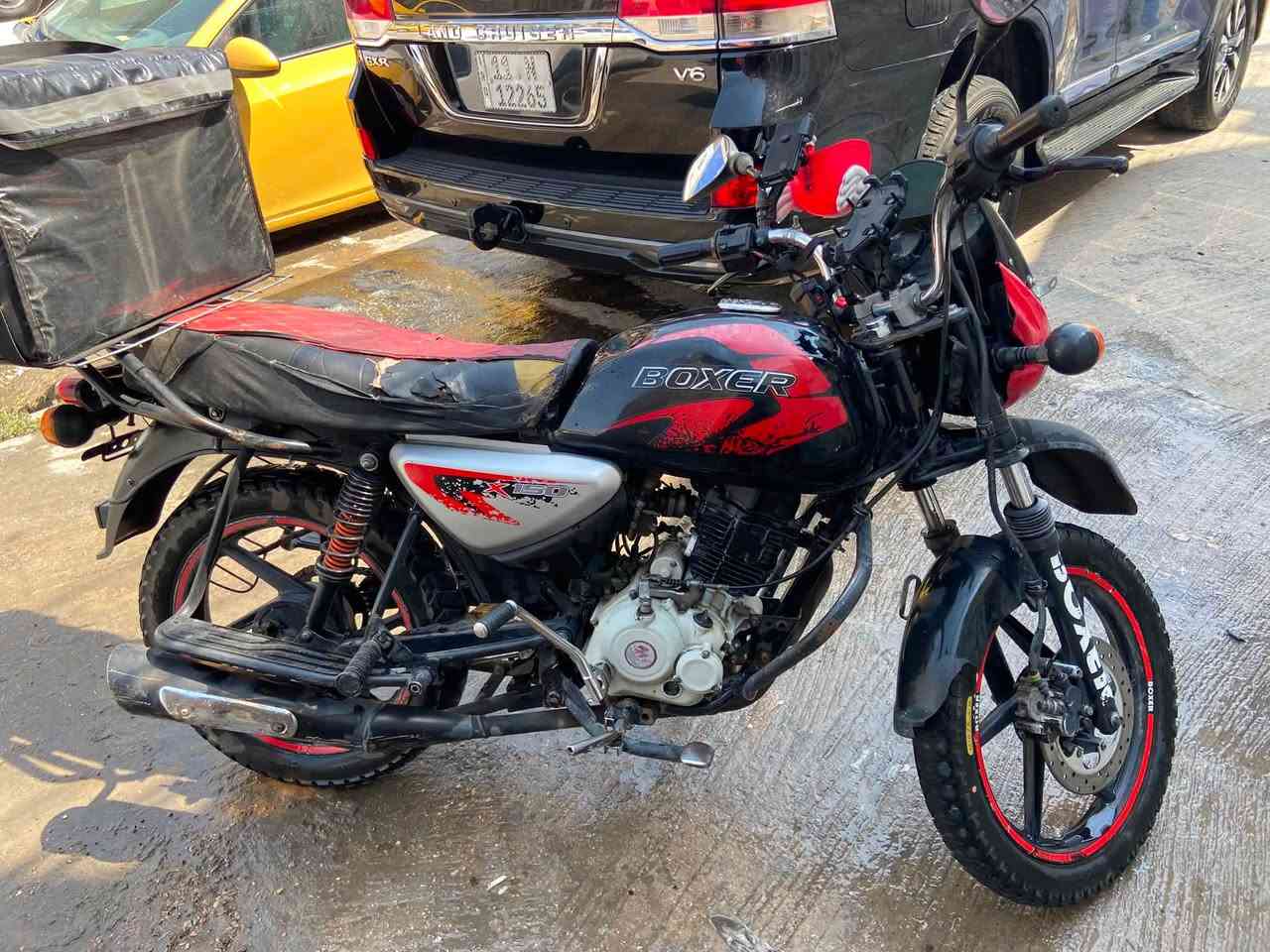 سلام عليكم بوكسر موديل ٢٢دخول ٢٣ مرقمه تحويل شوكت متريد دراجه مجفته مره وحده وانطيك ضمان ب التجفيت سنه ع شرط نواقهصا للترتيب فقط  دراجه خير من الله شغل واطلع السعر المطلوب ١٩٠٠بيها مجال ***********مكانها الشعب مرقم بغداد
