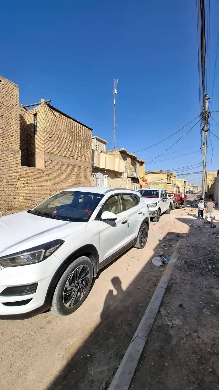 السلام عليكم للبيع سياره توسان خليجي متجاية خليجي  رقم شمالي السعر ١٢٢ ورقة وبيها مجال رقم صاحب السيارة ***********
