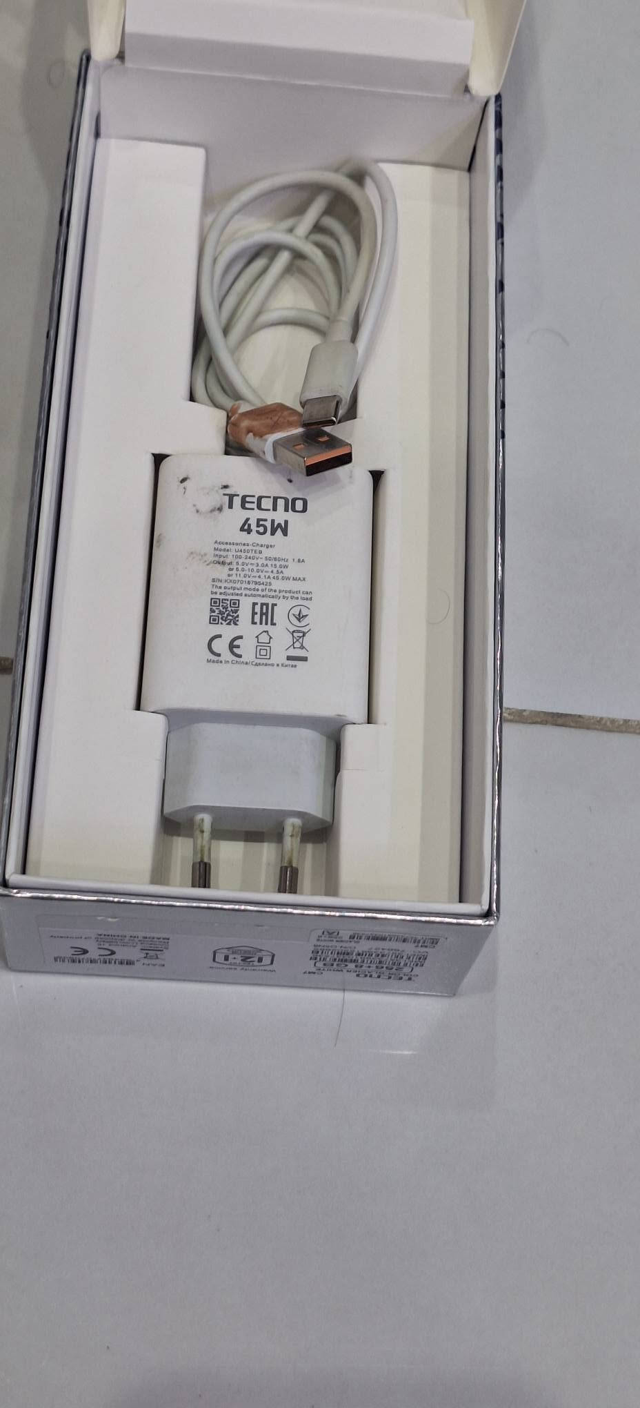 كامون ٤٠ برو 5G • ذاكرة ٢٥٦ • صحة البطارية ٩٨٪