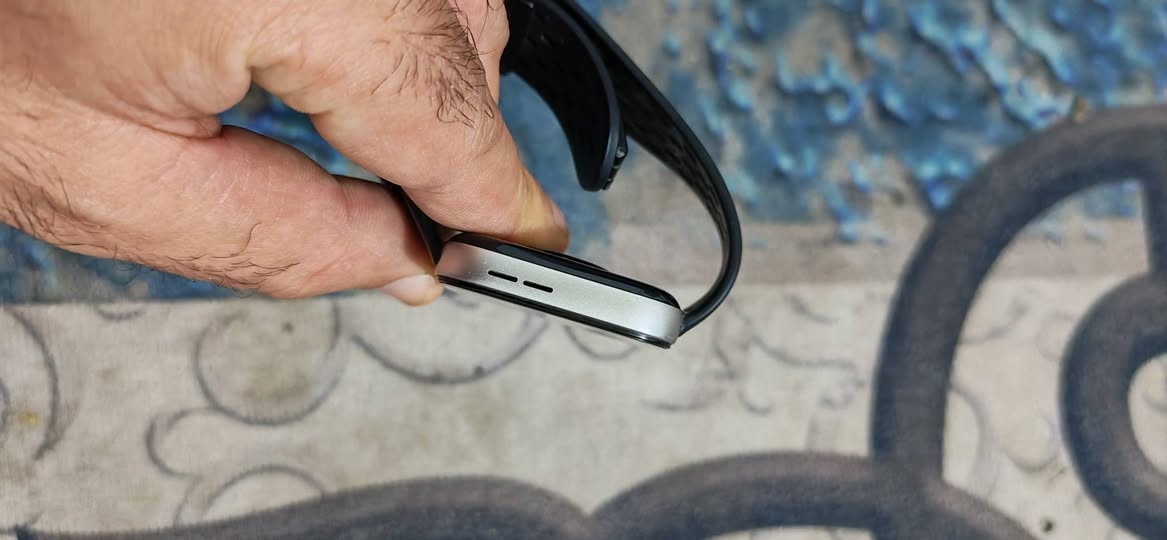 للبيع: ساعة HUAWEI WATCH FIT 3 مستعملة ⌚️
الساعة أصلية 100% وشغالة تمام بدون أي مشاكل فنية (اللمس، الشحن، المستشعرات، والاتصال والصوت كله شغال ونظيف).

الحالة: الساعة مستعملة وبها آثار استخدام واضحة بالبدن (ليست بحالة الوكالة)، لكن أداءها والبطارية ممتازين جداً ومناسبة جداً للاستخدام اليومي.

الملحقات: الشاحن المغناطيسي الأصلي متوفر (بدون الكارتونة).

السعر: 95,000 دينار عراقي . 

📍 المكان: واسط - الكوت (البيع مباشر وجهاً لوجه بعد الفحص والمعاينة).
📞 للتواصل: يرجى مراسلة الخاص
