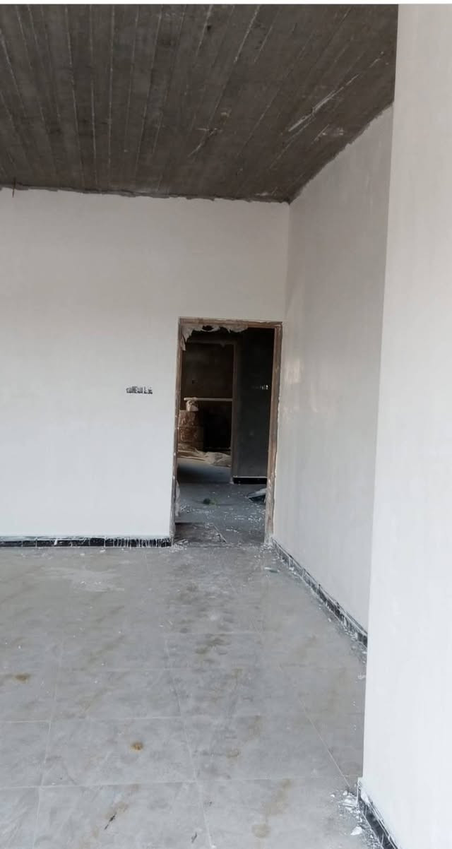 بخ وبياض • متفرغ • حالين