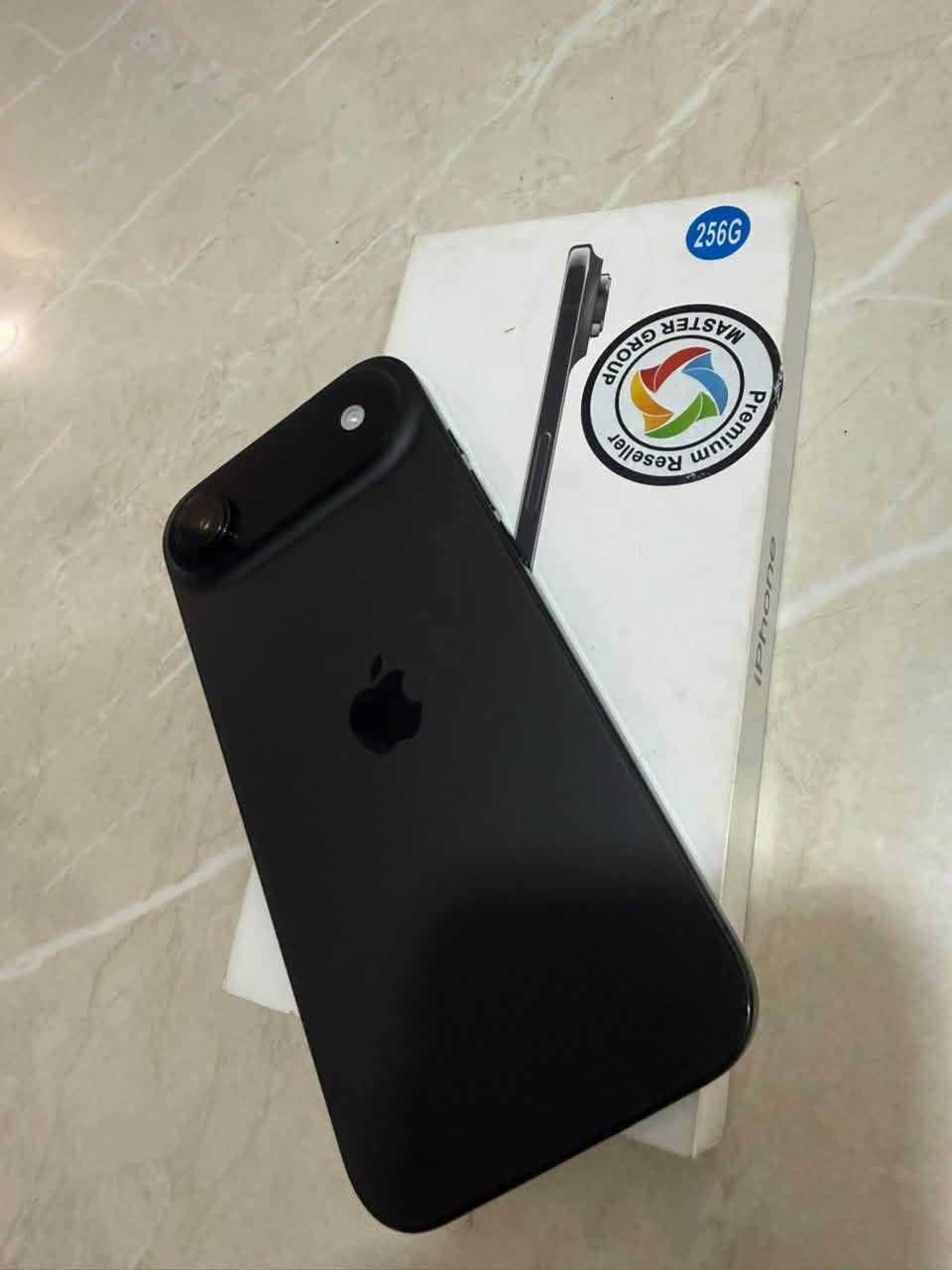 ايفون ١٧ اير • ٢٥٦ غ.ب. • بطارية ١٠٠٪