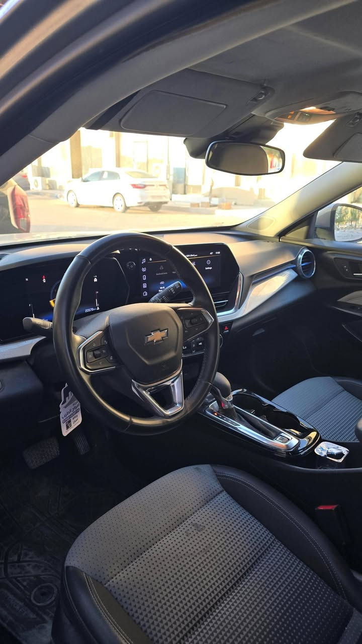 سلام عليكم 

Chevrolet Trax Lt 2024
سيارة نظيفه مكفوله من ناحيه كير ومكينه ومواصفات lt يعني مواصفاته حلوه ومرتبه وارد امريكي حادثها ابسط منه ماكو بس مراية راكب وجاملغ امامي بي طخه جدا بسيطه راجعه بارد واكيد السياره بدون airbag السياره نظيفه لاخر حبه ورقمه نجف وباسمي يعني تحويل مباشر 

السياره ماشيه بس 20 الف 
السعر 150 وبي مجال للطيبين 
وارد امريكي وهذه رقم الشاصي 
#kl77lhe27rc152817
انسخ وشوف الحادث 
للتواصل واي معلومات اخرى 
***********
