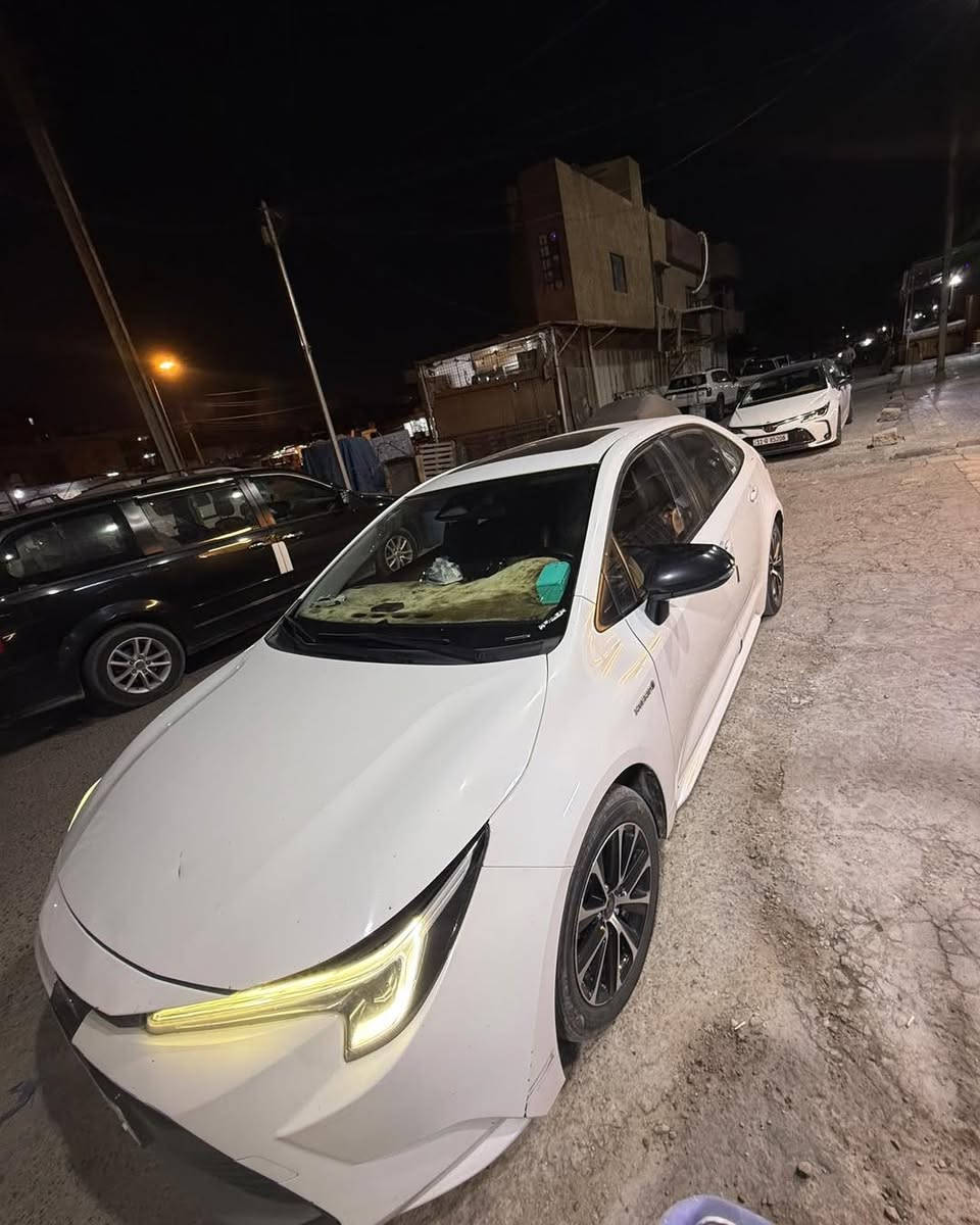 🚗 للبيع تويوتا كورولا 2024 هايبرد (شكل أمريكي) وارد الصين

📍 الموقع: بغداد – مجمع بسماية

🔹 حالة السيارة: مكفولة من الضربة والصبغ والتبديل
(مجرد ملاحظات بسيطة موضحة بالصور)

📊 الممشى: 180 ألف كم

✨ السيارة بحالة ممتازة

💳 ملاحظة مهمة: السيارة مشتراة من المصرف وباسم المالك الحالي، ويوجد عليها كفيل.
🔹 المالك مستعد لضمان حق المشتري بالكامل من خلال وكالة خاصة أو عامة، وأي تعهد قانوني متفق عليه، مثل وصل أمانة أو كمبيالة أو صكوك.

🔹 كل اللي عليك تدفع مبلغ السيارة، والسيارة تكون بعهدتك عن طريق وكالة عامة أو خاصة، والمالك مستعد يسويلك أي تعهد قانوني تريده لضمان حقك.

📌 أقساط السيارة تنتهي سنة 2030
(الأقساط على المالك الحالي وهو المسؤول عن تسديدها، وأنت ما لك أي علاقة بيها).

🛠️ المواصفات:
▫️ محرك 1800 هايبرد
▫️ تبريد قطعتين ❄️ بحالة ممتازة
▫️ كشنات بلادية جلد وعليها داشمة
▫️ تحديد مسار
▫️ مساعدة قيادة ذاتية
▫️ شاشة كبيرة
▫️ تحكمات ستيرن
▫️ كاميرا خلفية
▫️ فتحة سقف
▫️ تدعم Apple CarPlay
▫️ هاند بريك كهربائي
▫️ أوتو هولد
▫️ 4 جامات كهربائية أوتو

💬 لمعرفة السعر والتفاصيل: علق بكلمة تم ونتواصل وياك.

📞 رقم صاحب السيارة: ***********

📌 تنويه: الصفحة مخصصة للنشر فقط، وغير مسؤولة عن أي اتفاق أو تعامل يتم بين البائع والمشتري. وبالتوفيق للجميع 🤝

#تويوتا #كورولا #كورولا_2024 #كورولا_هايبرد #سيارات_للبيع #سيارات_العراق #سيارات_بغداد #سيارات_بسماية #هايبرد #بيع_وشراء_سيارات

