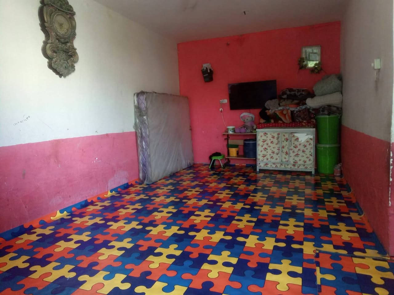 بيت للبيع – بغداد / أبو غريب / حي الشهداء
🏠 بيت للبيع بمساحة 120 م²، طابقين
📍 موقع مميز جدًا في أبو غريب – حي الشهداء، قريب من السريع والمدارس، وموقعه غريب ومناسب للسكن.

✅ الأرض طابو صرف
✅ متوفر كافة الخدمات
✅ الكهرباء والخدمات الأساسية متوفرة
✅ البيت طابقين ومناسب للعائلة

📞 للاستفسار والتواصل:
***********
***********
