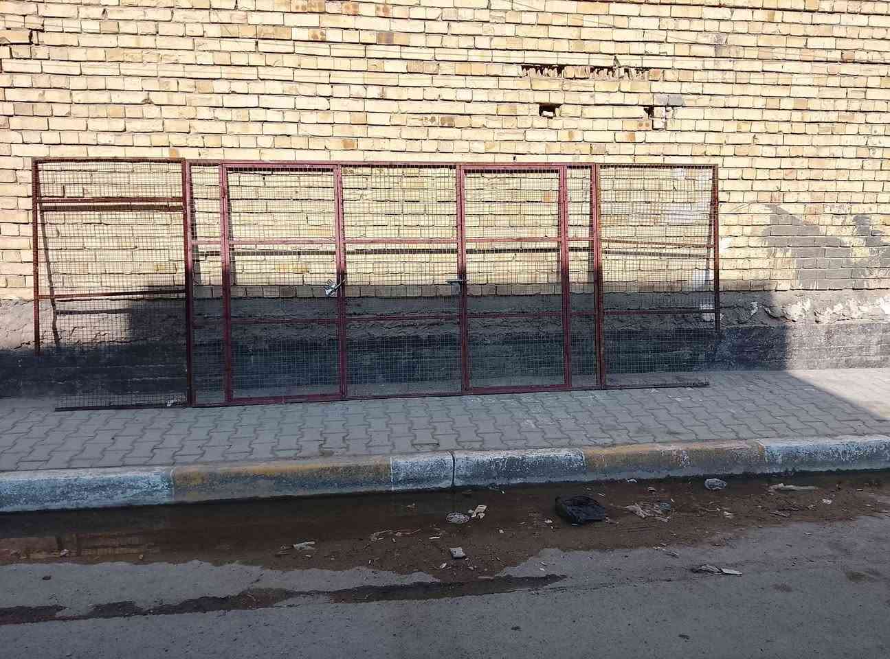 واجهية للبيع طول 170وعرض3متر وياهة صفحتين رقم ***********
