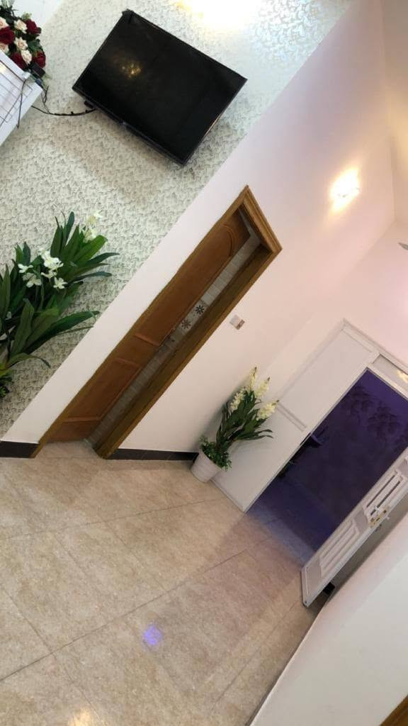 علان 📢
#يعلن
#مكتب_عقارات_ومقاولات_الواحة
      لبيع دار سكن 
#نوع_العقار: طابو ملك صرف زراعي #المساحة: 200م² 
#العنوان: شط العرب الجزيره باب الهوى قرب المجمع الطبي  
.
غرفتين منام ديوانية صالة مطبخ صحيات داخلية وخارجية منور طارمة 
بناء درجة اولى طابوك كونكريت مسلح 
الارض قلع متر ونص دفان جلمود وسبيس طبقات الرباط الارضي صب رفت 

السعر 130 مليون 
  🔘للاستفسار وعرض عقارك في الجزيرة 
للاتصال  :                       ***********واتس اب   ***********          
📍 #عنوان_المكتب: البصرة - قضاء شط الجزيره باب الهوى قرب ريحانه سنتر
الموقع 👇👇
https://maps.app.goo.gl/2ML5umV8WkcbRg4y723

