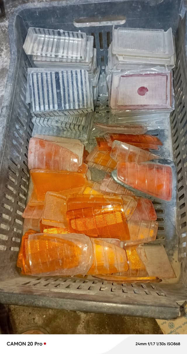 قطع غيار برازيلي بيهن اصلي معسسة وبيهن تجاري وبيهن تفصيخ قليل الباقي كله جديد شلعه وحدا البيع ***********

نص مكتوب في الصور:
- CAMON 20 Pro • 24mm f/1.7 1/30s ISO868