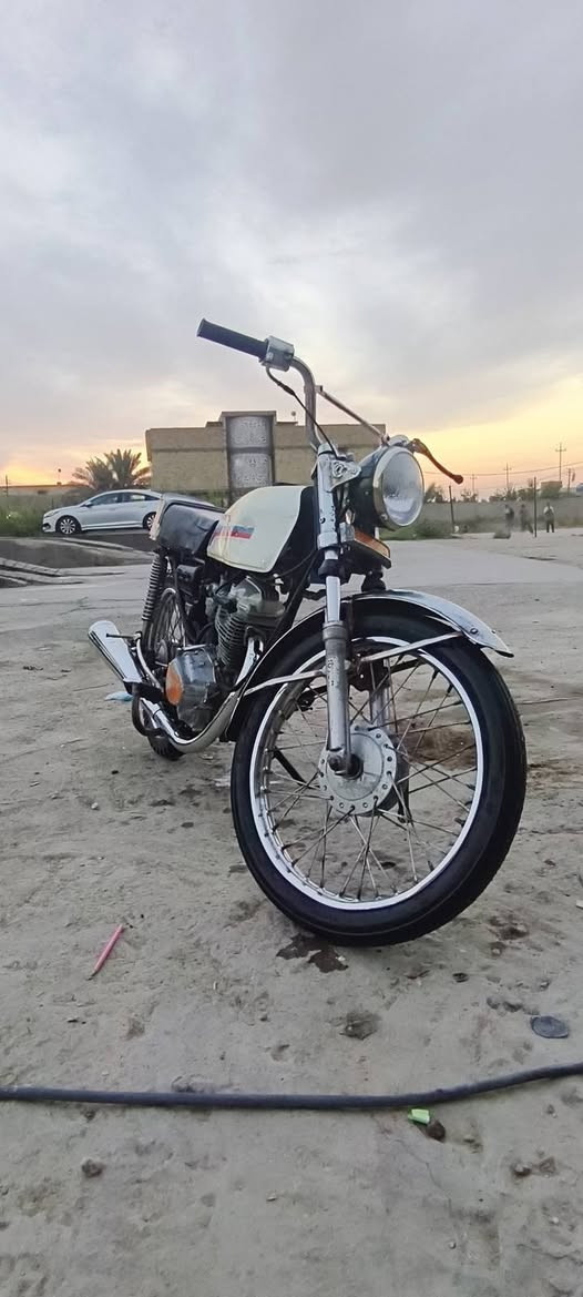 للبيع سعر 250  وبيها مجال قليل مكان مسيب بابل مكلف بلنشر  رقم صاحبها 
***********
