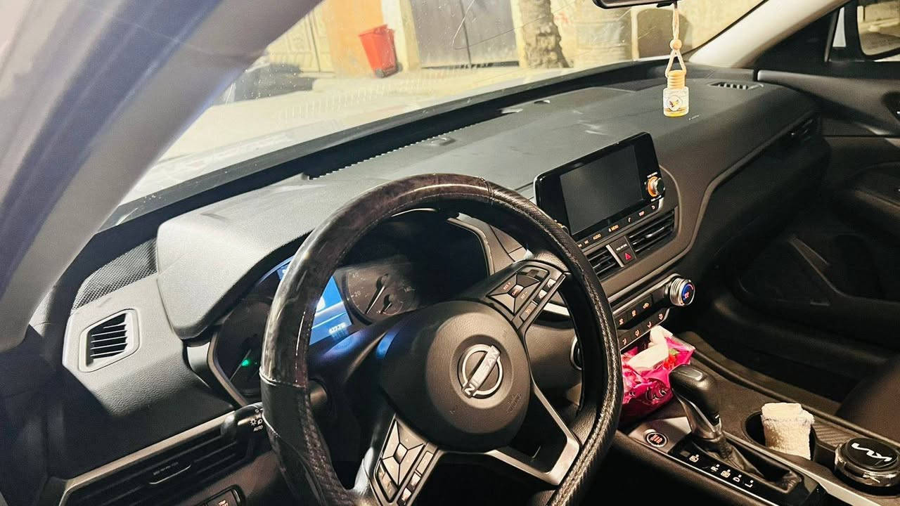 🚘🔥 للبيع نيسان ألتيما موديل 2024 أمريكي 🇺🇸

✨ كلين ونظيفة جداً — جاهزة

🔹 أمريكي كلين
🔹 بدون أي ضربة أو حادث
🔹 فقط بارد خفيف بالباب شبر شخط فقط من الدعامية للدعامية وكاله
🔹 بدون أي ضرر اخر
🔹 سيارة جديدة ونظيفة جداً
🔹 مواصفات S
🔹 رقم شمالي
🔹 تحويل ثاني يوم

⭐ المواصفات:
✅ بصمة تشغيل
✅ بصمة أبواب
✅ رادار جانبي
✅ رادار أمامي
✅ رادار خلفي
✅ رادار خلفي أثناء الرجوع ستوب
✅ شاشة صغيرة 
✅ تحكمات
✅ مثبت سرعة

💰 سعر مناسب 165

📞 للاتصال والاستفسار:
***********
