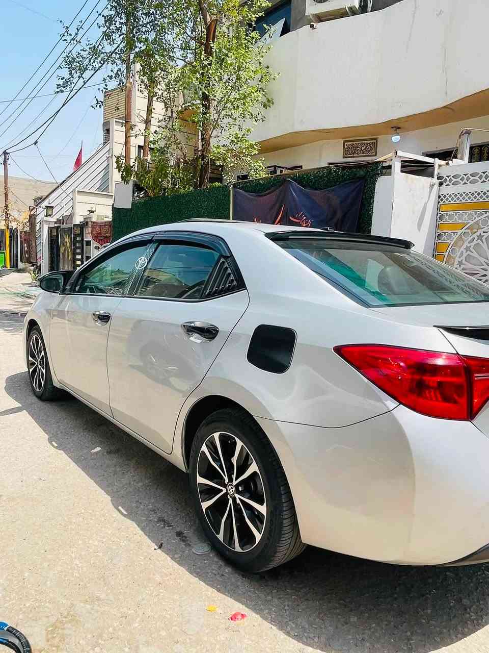 السلام عليكم
كورلا موديل2019 اعلى مواصفات  رياضي sxe 
تجي فتحه سقف+بصمه كشتات جلد مطرزه بازرق تحكم كشنات كهربائي وتدفئة وتبريد
تحكم ستيرن مثبت سرعه رادار امامي سياقة ذاتية بيها أنظمة قيادة (Eco)(sport)وهواي مواصفات بيها بعد+تخم تاير جديد وما ناقضها أي شي
سيارة نضيفة جداً (مكفوله بدون حادث ما عدا بارد بيها مرفق بلصورة) مكاني بغداد الدورة *********** اتصال فقط سعرها (155)وبيها مجال
