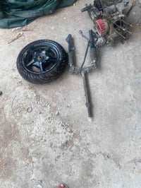 ماشة سكنز فحل دبلات شغالة وفج ويل وتاير خلفي مكينةستانهة وهاوزن وملف و...