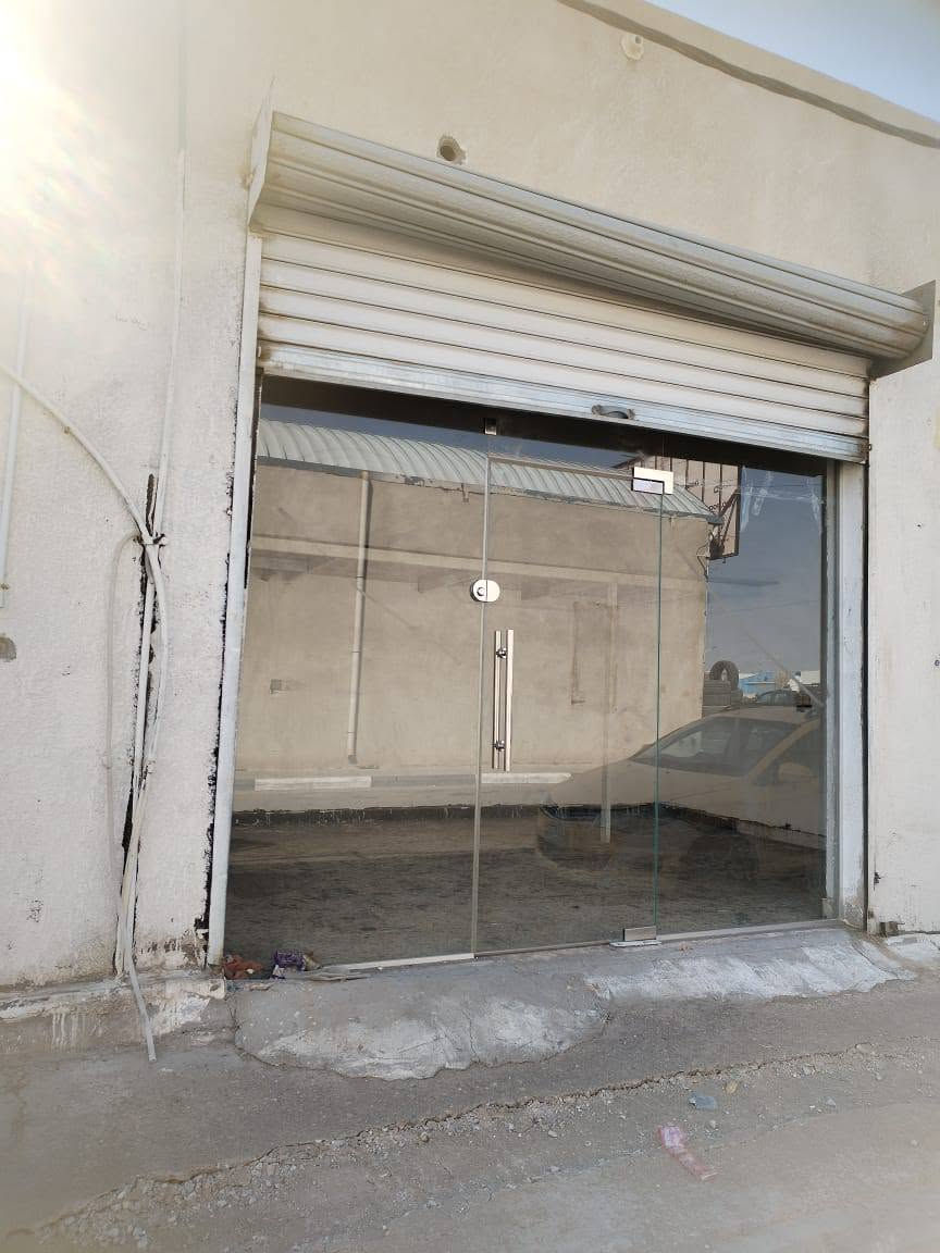 جام خانه البيع البصره صناعيه حمدان مستخدم كلش قليل عرض 3 متر و طول 2 و 80
السعر 200 الف ***********
