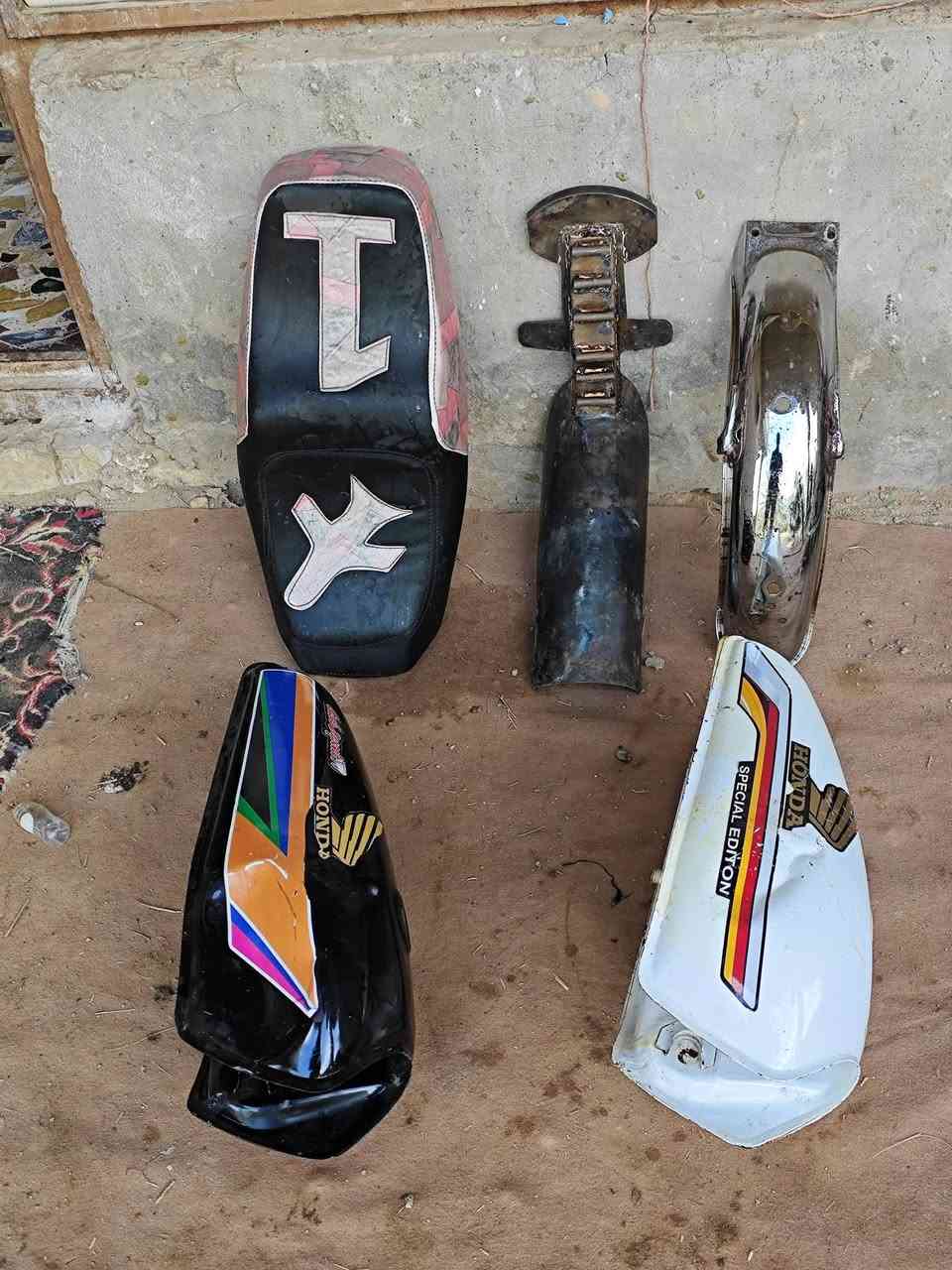 1«كشن تفصال
2«راصطه طياري
3«جاملغ خلفي
4«تانكيات أم الجنح بيهن خسفه بصيطه من ركن بل صفحه 
متواجد خاص ***********
