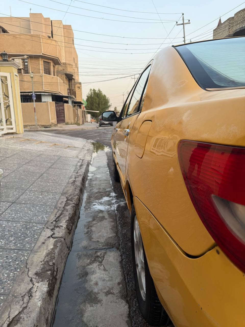 سلام عليكم بي واي دي ٢٠١١ بسمي سيارة بلادية كلها مكفولة من الضربة والصبغ بيهة خياس بسيط مبين وبيها شخط بل بيبان صفحة الصدر تبريد جديد كير عادي سيارة العنوان بغداد الزعفرانية وهذ رقمي *********** السعر ٤٥ وبيها مجال
