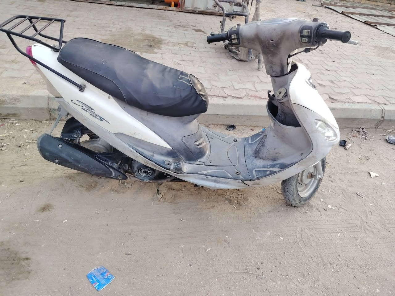 دراجه ماكس منغولي للبيع مبدل ولفات فقط
كهربائيات شغاله
عوزها بس باتري ويشتغل سلفها
سعرها 500 وبيها مجال
***********
