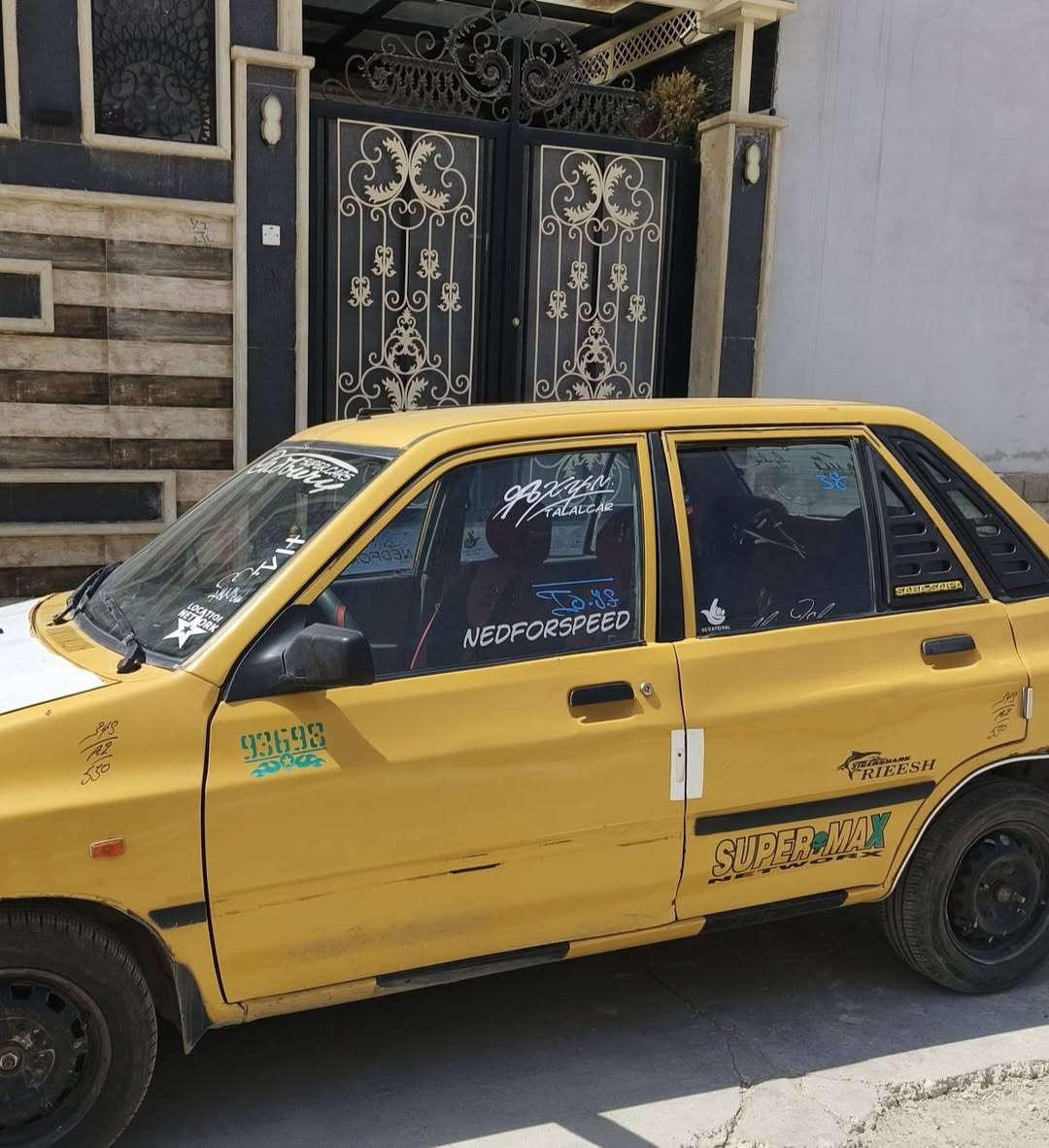 السلام عليكم
سايبا ٢٠١٢ شرط الوكاله والتحويل كاربون بيها 
طخم تاير جديد باتري جديد 
دوشمه جديد 
شاشه كامره 
وايرمنيه كلها شغاله 
عليها هياه ٦٠ الف 
محرك بدايه صرف
سنويه قبل ٨ شهور سقطت
***********
