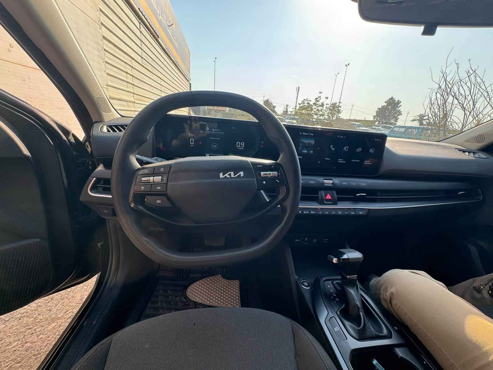 للبيع فقط
 تفاصيل والي تفيده بلعافيه مقدما اتصل بلرقم 
كي فور EX  2025 k4 
محرك : 2000 دوش مرغوب
وارد : اميركا  
مواصفاته
1_بصمة 
2_تشغيل عن بعد 
3_ بصمة ابواب 
4_ بصمة جنطه 
5_شاشه متصل حجم كبير 
6_فول قيادة ذاتيه مع تحديد مسار 
7_فول تحكم ستيرن 
8_تبريد قطعتين خلفي وامامي 
9_منافذ شحن خلفية 
10_سايد بريك كهربائي 
11_مانع انزلاق 
12_نقط عمياء 
13 _ تحكم وضعيات قياده
14_رادار امامي وخلفي وجانبي 
15_فول حساسات توقف ذاتي 
16_لد امامي مع عدسات زنون
17_لد خلفي 
18_شحن وايرلس 
19_كامره خلفية دقه hd 

مرقم اربيل كامل ( تحويل مباشر )
حادث سياره .....
بنيد وجاملغ وصور حادث مرفقه 
باقي سياره كفاله عامه ع اخير
السعر اتصل بلرقم وتدلل 
مكاني/واسط الصويره  
اي استفسار _ ***********
