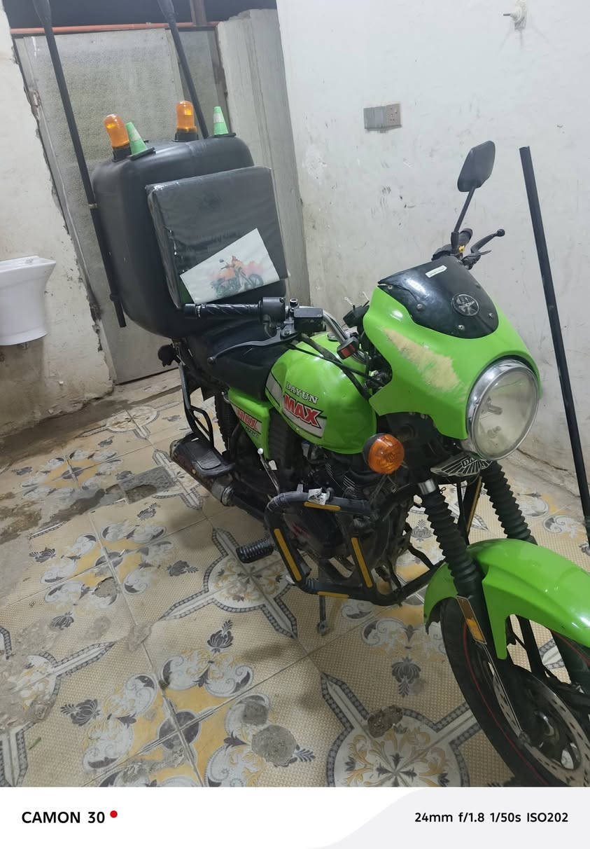 ***********  سعر على خاص
هسلام عليكم دراجه دايون ماكس 23 اعلى فئه بل دايون مرقم ناصريه باسمي زنون لايت دراجه مرتبه على ايدي مجبزه صندوك شاير وسكن صندوك توجه ضهر كبل لشارع  مكان ناصريه

نص مكتوب في الصور:
- CAMON 30 24mm f/1.8 1/50s ISO202
- CAMON 30  24mm f/1.8 1/50s ISO234
- CAMON 30 24mm f/1.8 1/50s ISO186
- CAMON 30
- 24mm f/1.8 1/50s ISO283