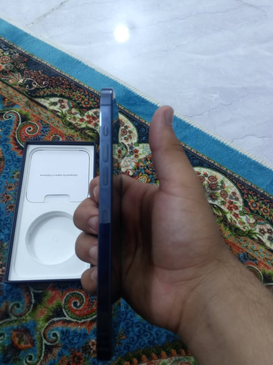 السلام عليكم أخوان عندي أيفون 12برو ماكس للبيع
ذاكره 128
بطاريه 83
مبدل شاشه أصليه من شركه أبل 
رقم ***********
يوجد واتس
