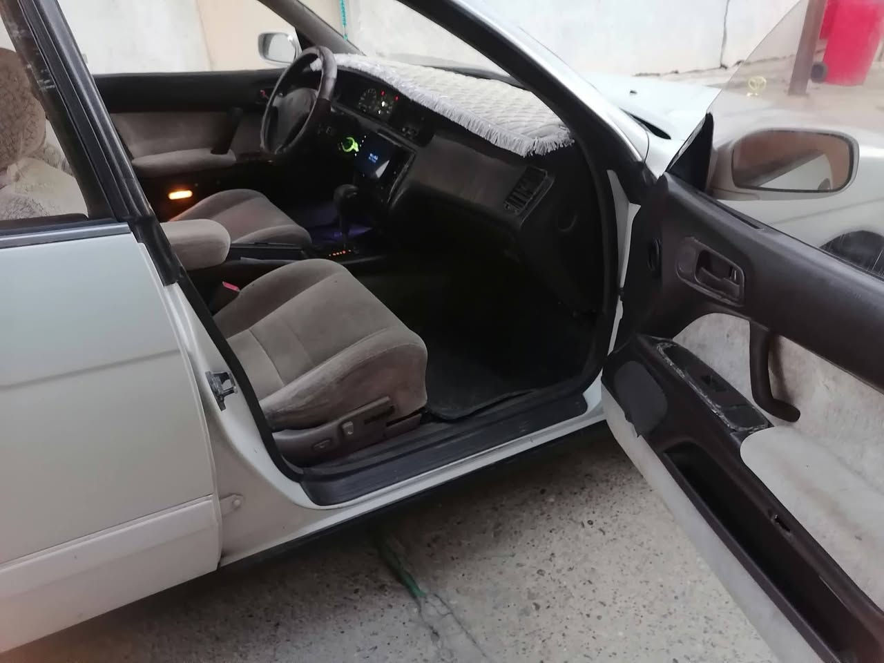 بطه للبيع ميديل ١٩٩٢ شرط محرك وكير وتبريد وداخل جديد رقم دولي نينوى الشرعي بل موصل شرط التحويل
 محرك ٣٠٠٠ السياره بل موصل السعر ٦٣ وبيها مجال
النتصال ***********
