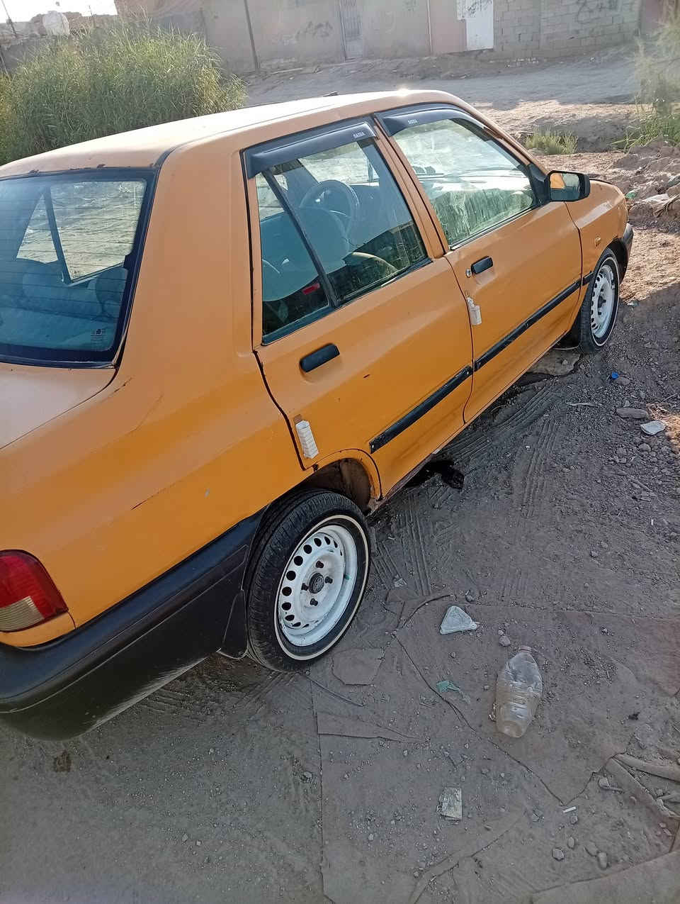 ه موديل ١٥ سياره نضيفه مكينه حداديه تخم تاير شرط الكشر شوف العين الصوره ستوني ماخذه سنويه صاقطه ٢٣ عليه هئية ١٣٠ غرامات مصفره مداور شوكت متريد السعر ١٨ وبي مجال بصيط هاي كل تفاصيله مكاني ديوانية شارع الوكفه ***********
