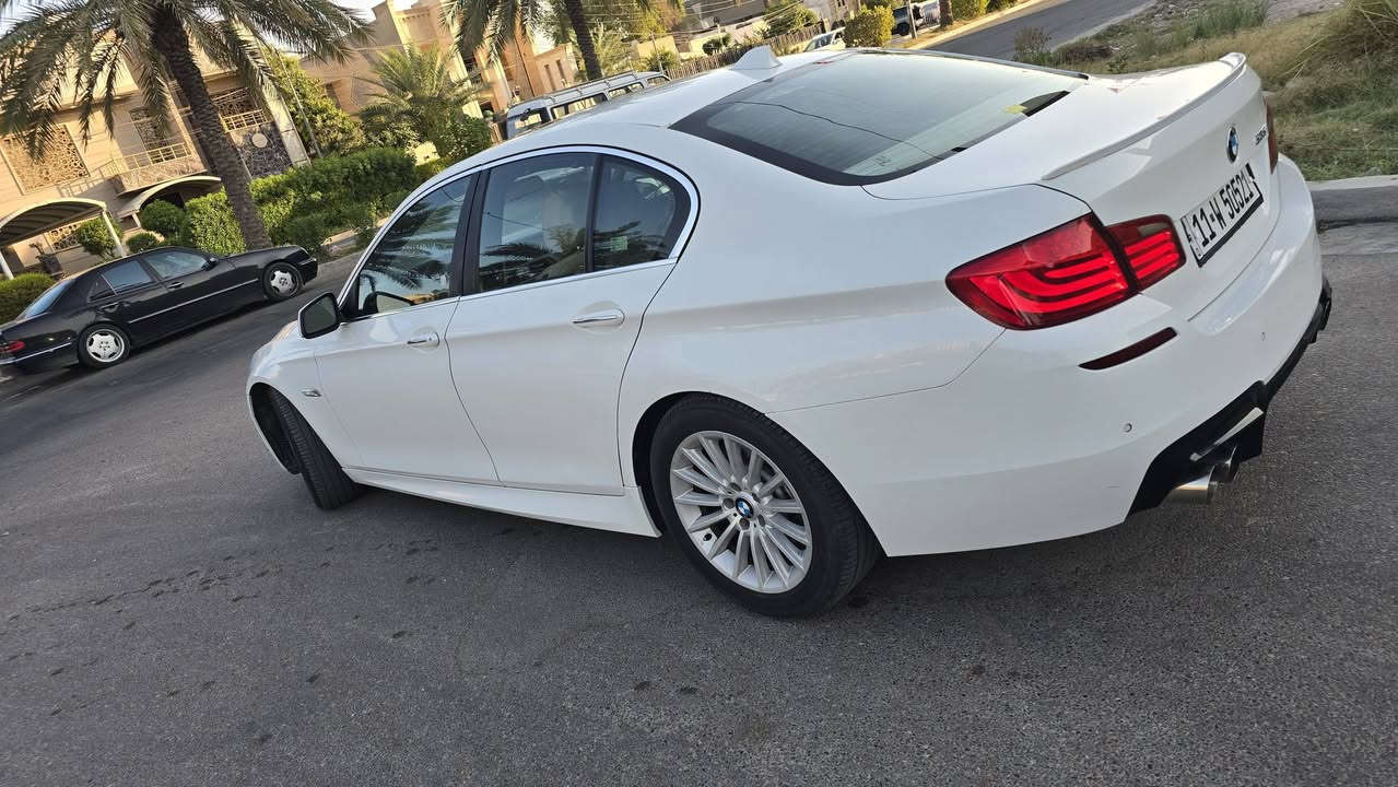 بي ام 2011 امريكي حجم 535 محرك N55 نوزل قصير 
أرغب شي بل بي ام تخم تاير تبريد ثلج صدرها نص عمر 
محرك 6V سلندر  سياره بيها قطعيتن صبغ 
السعر 145 بيها مجال الاستفسار *********** مكاني بغداد
