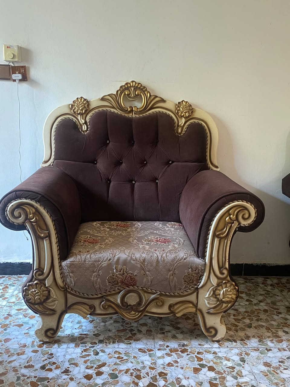 السلام عليكم
تخم قنفات شغل خاص مو سوكي ثقيل مابي ضرر
ب 500 وبي مجال العنوان بغداد البياع
***********
