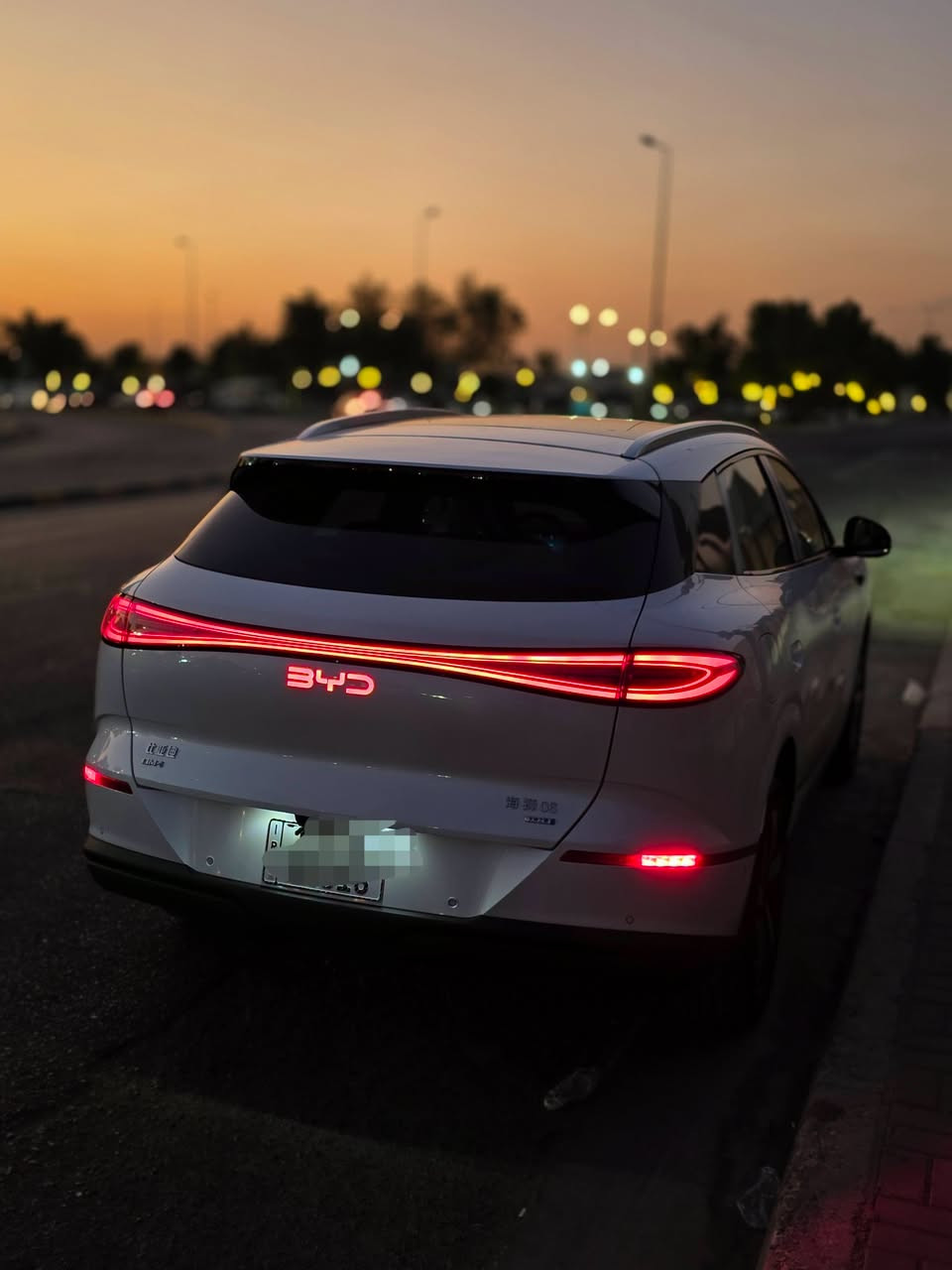 سيلايون 06 موديل 2025  فول اعلى فئة
مكفولة كفالة عامة ✅️
فقط بيع✅️
رقم بغداد✅️
بانوراما✅️
شحن مدى يصل الى 160km  واكثر هم
كراسي كهرباء
انارة محيطية متغيرة
شاحن وايرلس 
13 كامرة
اوتو بارك
5 راكب 
صندوق كهرباء
السيارة ماشية 6.000km 
عنوان السيارة  بغداد حي الحسين 
سعر السيارة :  42.250 وبي مجال شي بسيط✅️✅️
رقم الهاتف : ***********
