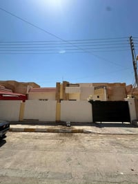 مجمع اليرموك • ٢٥٠م • ٣ غرف