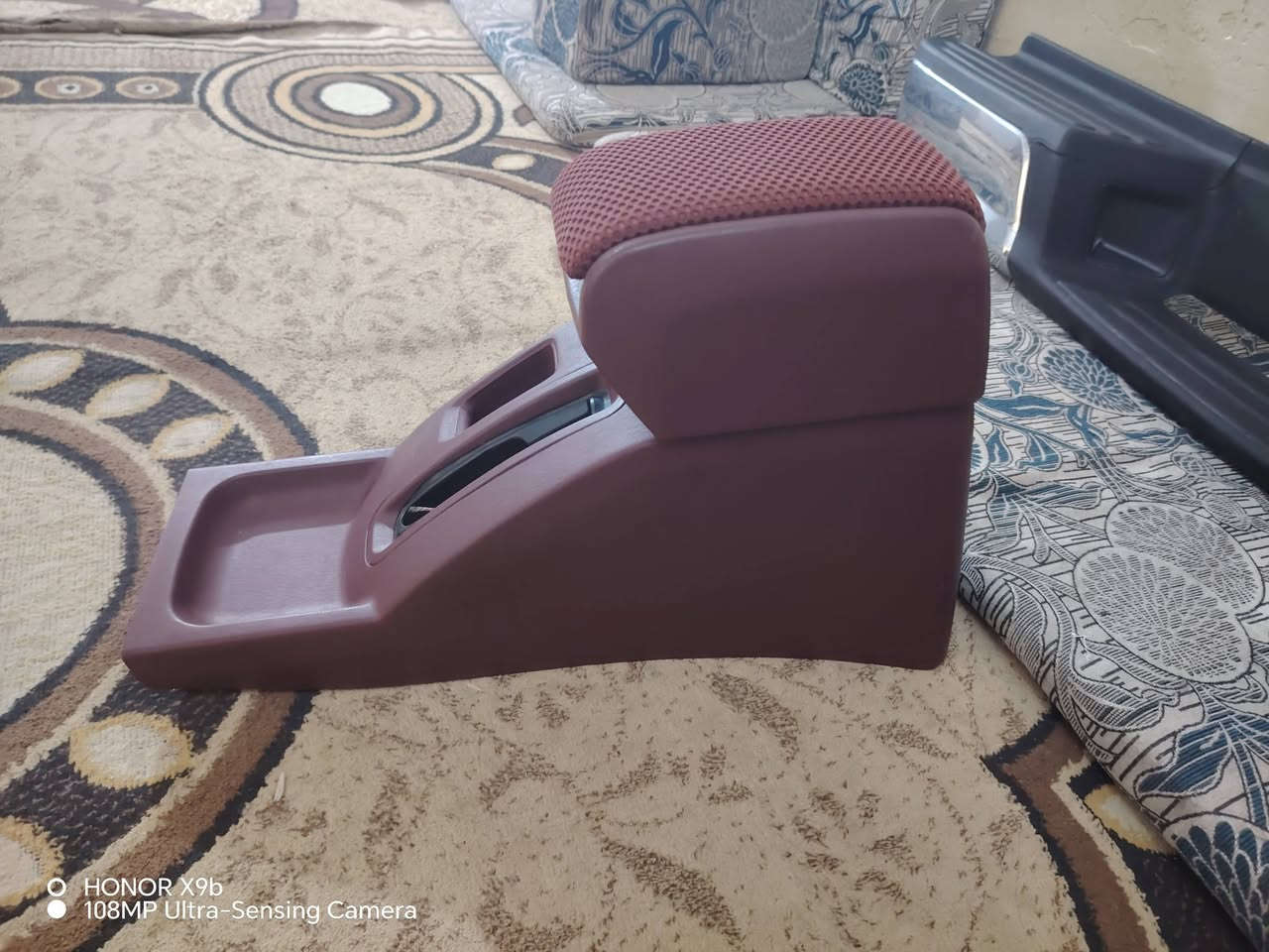 متكه بيكب صيني للبيع السعر 100 وبيهه مجال رقم الهاتف ***********

نص مكتوب في الصور:
- HONOR X9b
- 108MP Ultra-Sensing Camera
- O HONOR X9b