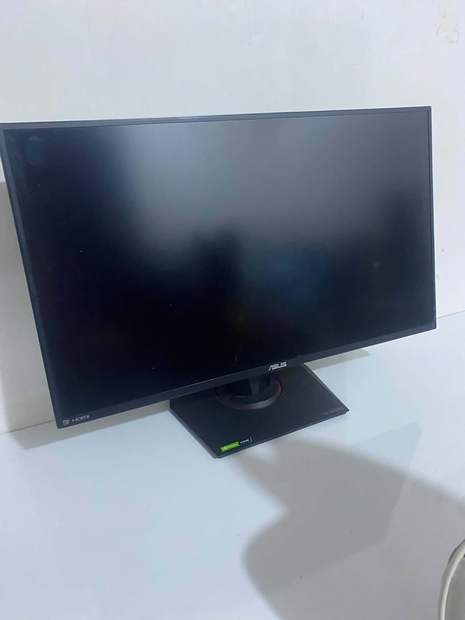 ميز وكرسي • شاشة ASUS TUF ٢٧ • يو بي اس ١٥٠٠