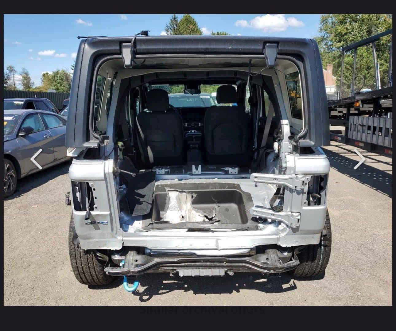 � للبيع | Jeep Wrangler 4xe Hybrid 2024
للبيع جيب رانكلر هايبرد موديل 2024، سيارة مميزة تجمع بين القوة والاقتصاد بالوقود مع تجربة قيادة ممتازة داخل المدينة وخارجها.

المواصفات:
✅ موديل 2024
✅ هايبرد (Plug-in Hybrid 4xe)
✅ لون سلفر (فضي)
✅ دفع رباعي 4×4
✅ جير أوتوماتيك
✅ محرك بنزين مع محرك كهربائي
✅ شاشة معلومات وترفيه كبيرة
✅ كاميرا خلفية وحساسات
✅ نظام دخول وتشغيل ذكي (Keyless)
✅ مكيف ممتاز وجميع المواصفات تعمل بصورة طبيعية.
المسافه المقطوعه 15 ميل ونص فقط 

⚠️ ملاحظة: السيارة وارد أمريكي، وحادثها خلفي، والسعر مأخوذ بالحسبان.

💰 السعر المطلوب 285 دولار فقط
💵 285  مع تنزيل سعر للجادين فقط بعد المعاينة. ( سعر الرقم والمعامله )

📞 للاستفسار والمعاينة يرجى التواصل على:
[***********]

الله يرزق البائع والمشتري.
#Jeep #Wrangler #Wrangler4xe #Hybrid #جيب_رانكلر #للبيع #العر
