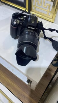نيكون D40 • كامله وجديده • شاحنه بطاريه جنطه