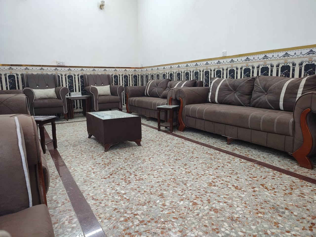 طقم قنفات العدد 16 مقعد
نظافة 90%
***********
