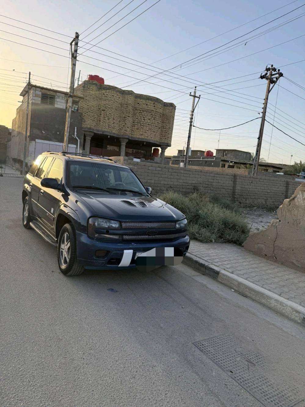 سيارة بلايزر LTZ اعلى فئة بالبلايزر موديل 2002 السيارة كلين تايتل مكفولة كفالة عامة عدا طخة بسيطة بالباب الخلف شخط 
كهربائيات كله شغالة السيارة على وضع الشركة كلشي بيها بلاد مانقصها شي بس التبريد وكف وماعرف شنو السبب لان ما اريد اخذها لمصلح