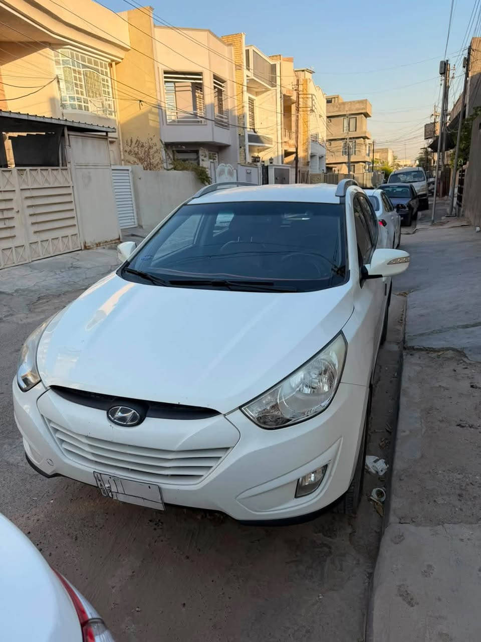 السلام عليكم
توسان ٢٠١٢ خليجي 
محرك ٢٠٠٠ 
رقم بغداد 
قطعة وحدة صبغ (بنيد) بدون دواخل 
السعر :١٢٧ ورقة وبيها مجال 
للاتصال : ***********
